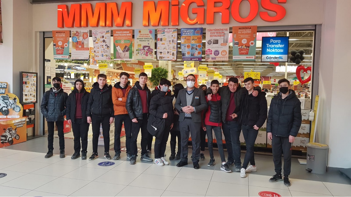 Okulumuz Pazarlama Bölümü Öğrencileri Migros'u Ziyaret Etti 